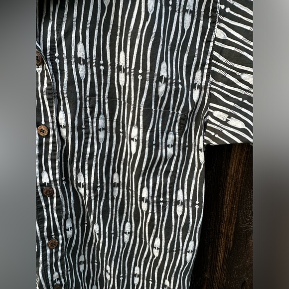 Vintage Patagonia Deep Green & White Wave Print Button Up Cotton Athletic Shirt - Picture 3 of 10